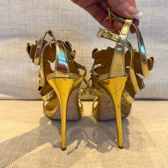 Giuseppe Zanotti Gold Embellished Coline wing heel - Picture 13 of 14
